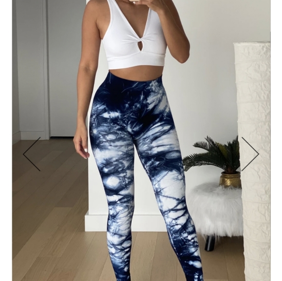 Kitty Gains Pants - NWOT Kitty Gains tie dye leggings on size